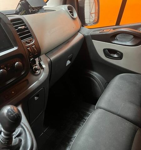 Белый Рено Трафик, объемом двигателя 1.6 л и пробегом 290 тыс. км за 16750 $, фото 10 на Automoto.ua