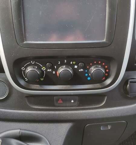 Білий Рено Трафік, об'ємом двигуна 1.6 л та пробігом 305 тис. км за 17200 $, фото 12 на Automoto.ua