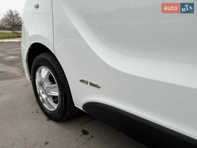 Білий Рено Трафік, об'ємом двигуна 0 л та пробігом 178 тис. км за 17800 $, фото 61 на Automoto.ua