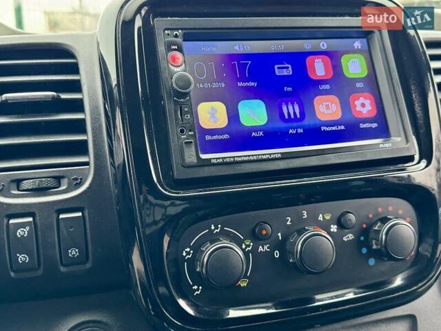 Білий Рено Трафік, об'ємом двигуна 1.6 л та пробігом 276 тис. км за 13499 $, фото 39 на Automoto.ua