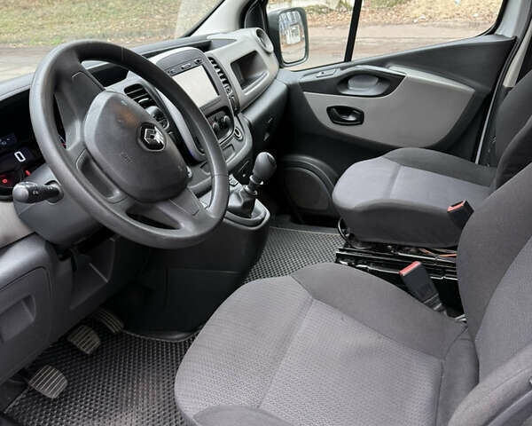 Білий Рено Трафік, об'ємом двигуна 1.6 л та пробігом 253 тис. км за 13900 $, фото 11 на Automoto.ua