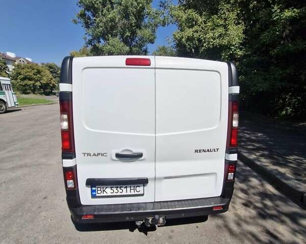 Белый Рено Трафик, объемом двигателя 1.6 л и пробегом 295 тыс. км за 15500 $, фото 6 на Automoto.ua