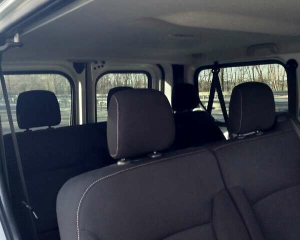 Белый Рено Трафик, объемом двигателя 1.6 л и пробегом 117 тыс. км за 18750 $, фото 21 на Automoto.ua