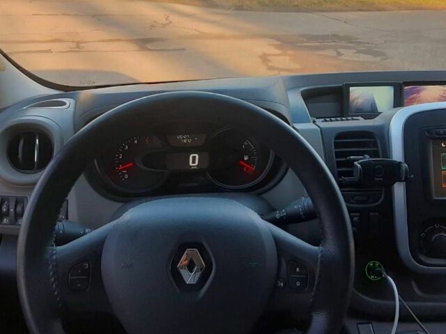 Белый Рено Трафик, объемом двигателя 1.6 л и пробегом 135 тыс. км за 13000 $, фото 8 на Automoto.ua