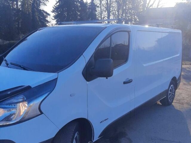 Белый Рено Трафик, объемом двигателя 1.6 л и пробегом 135 тыс. км за 13000 $, фото 2 на Automoto.ua