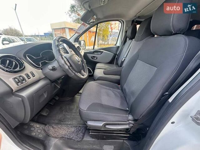 Белый Рено Трафик, объемом двигателя 1.6 л и пробегом 228 тыс. км за 16800 $, фото 8 на Automoto.ua