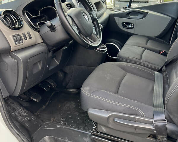 Рено Трафик 2017 в Дубно на Automoto.ua Белый Рено Трафик, объемом двигателя 1.6 л и пробегом 246 тыс. км за 11300 $, фото 8 на Automoto.ua