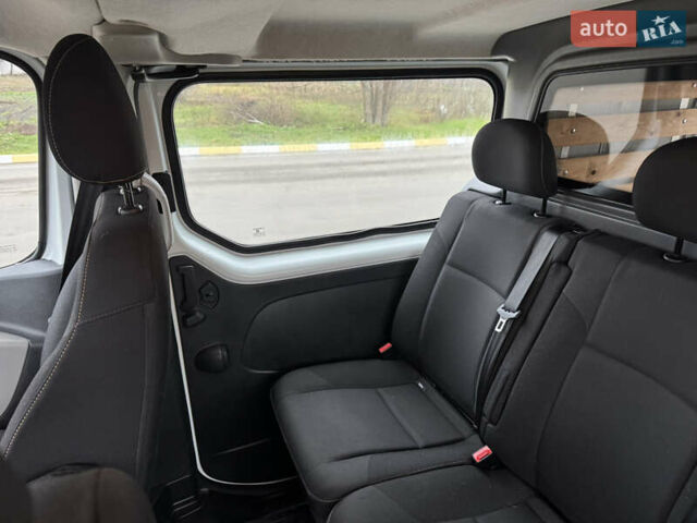 Білий Рено Трафік, об'ємом двигуна 0 л та пробігом 178 тис. км за 17800 $, фото 47 на Automoto.ua