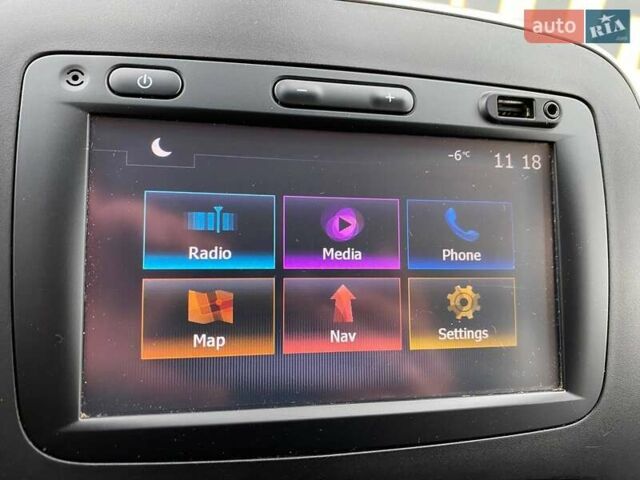 Білий Рено Трафік, об'ємом двигуна 1.6 л та пробігом 201 тис. км за 16000 $, фото 20 на Automoto.ua