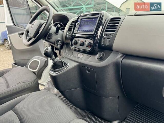 Білий Рено Трафік, об'ємом двигуна 1.6 л та пробігом 276 тис. км за 13499 $, фото 35 на Automoto.ua