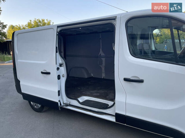 Білий Рено Трафік, об'ємом двигуна 1.6 л та пробігом 142 тис. км за 12900 $, фото 25 на Automoto.ua