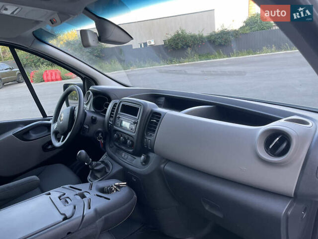 Білий Рено Трафік, об'ємом двигуна 1.6 л та пробігом 142 тис. км за 12900 $, фото 19 на Automoto.ua