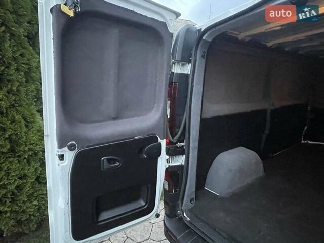 Белый Рено Трафик, объемом двигателя 1.6 л и пробегом 182 тыс. км за 13950 $, фото 34 на Automoto.ua