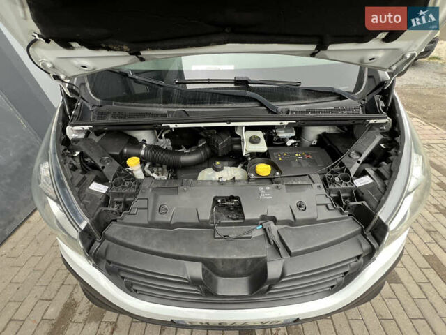 Рено Трафик 2017 в Дубно на Automoto.ua Белый Рено Трафик, объемом двигателя 1.6 л и пробегом 246 тыс. км за 11300 $, фото 13 на Automoto.ua