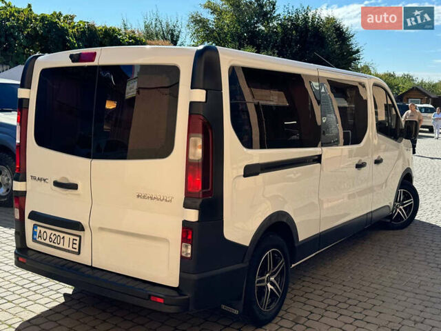 Белый Рено Трафик, объемом двигателя 1.6 л и пробегом 279 тыс. км за 16400 $, фото 6 на Automoto.ua