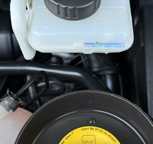 Белый Рено Трафик, объемом двигателя 1.6 л и пробегом 274 тыс. км за 18950 $, фото 60 на Automoto.ua