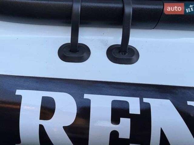 Белый Рено Трафик, объемом двигателя 1.6 л и пробегом 274 тыс. км за 18950 $, фото 129 на Automoto.ua