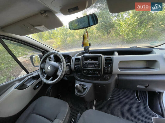 Белый Рено Трафик, объемом двигателя 1.6 л и пробегом 175 тыс. км за 14000 $, фото 21 на Automoto.ua