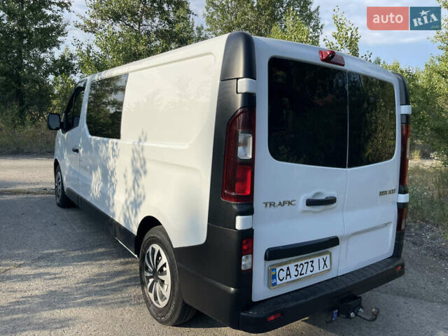 Белый Рено Трафик, объемом двигателя 1.6 л и пробегом 175 тыс. км за 14000 $, фото 5 на Automoto.ua