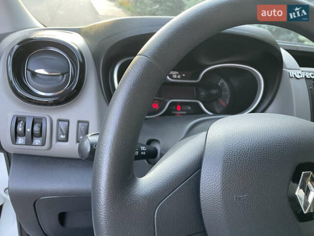 Белый Рено Трафик, объемом двигателя 1.6 л и пробегом 225 тыс. км за 15800 $, фото 17 на Automoto.ua