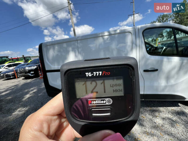 Белый Рено Трафик, объемом двигателя 1.6 л и пробегом 137 тыс. км за 15500 $, фото 17 на Automoto.ua