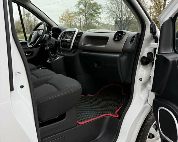 Белый Рено Трафик, объемом двигателя 1.6 л и пробегом 174 тыс. км за 14900 $, фото 28 на Automoto.ua