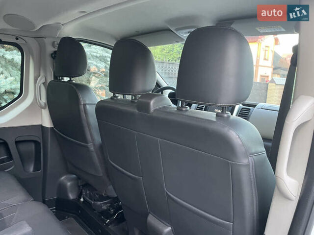 Белый Рено Трафик, объемом двигателя 1.6 л и пробегом 225 тыс. км за 15800 $, фото 42 на Automoto.ua