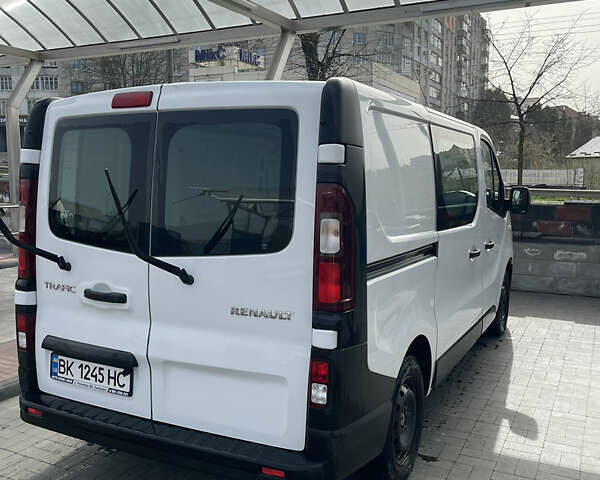 Белый Рено Трафик, объемом двигателя 1.6 л и пробегом 190 тыс. км за 14600 $, фото 1 на Automoto.ua