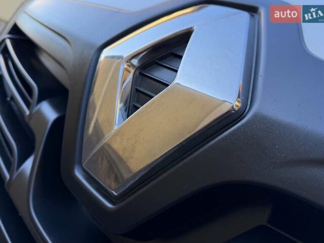 Белый Рено Трафик, объемом двигателя 1.6 л и пробегом 274 тыс. км за 18950 $, фото 21 на Automoto.ua