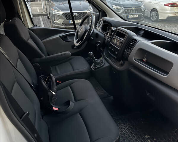 Білий Рено Трафік, об'ємом двигуна 1.6 л та пробігом 148 тис. км за 13000 $, фото 22 на Automoto.ua