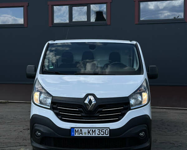 Белый Рено Трафик, объемом двигателя 1.6 л и пробегом 112 тыс. км за 16200 $, фото 1 на Automoto.ua
