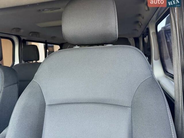 Белый Рено Трафик, объемом двигателя 1.6 л и пробегом 274 тыс. км за 18950 $, фото 96 на Automoto.ua