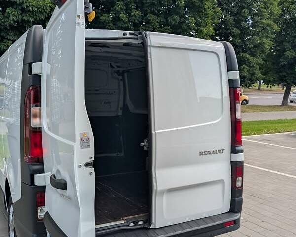 Белый Рено Трафик, объемом двигателя 1.6 л и пробегом 257 тыс. км за 13200 $, фото 9 на Automoto.ua