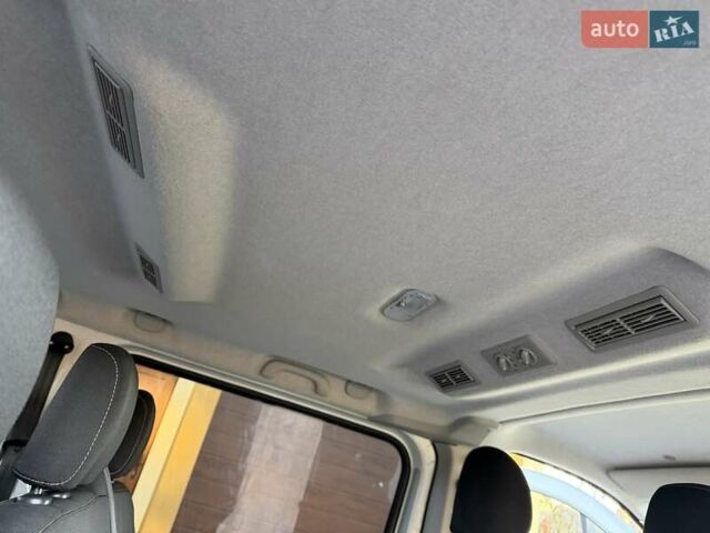 Белый Рено Трафик, объемом двигателя 1.6 л и пробегом 274 тыс. км за 18950 $, фото 83 на Automoto.ua