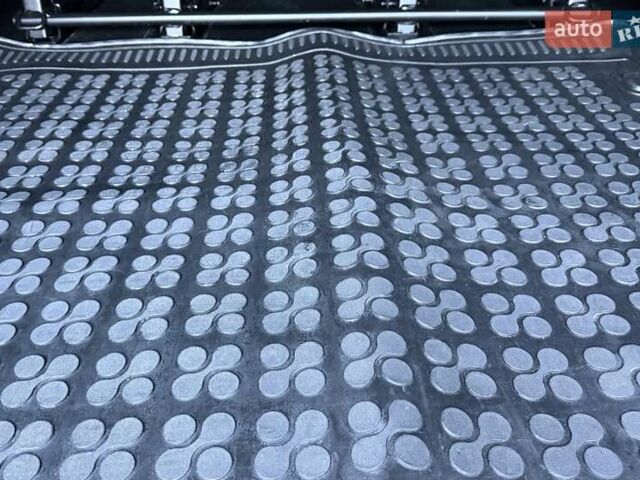 Белый Рено Трафик, объемом двигателя 1.6 л и пробегом 274 тыс. км за 18950 $, фото 136 на Automoto.ua