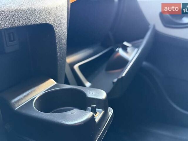 Белый Рено Трафик, объемом двигателя 1.6 л и пробегом 274 тыс. км за 18950 $, фото 117 на Automoto.ua