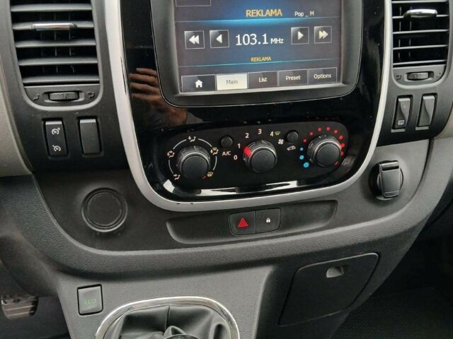 Білий Рено Трафік, об'ємом двигуна 1.6 л та пробігом 137 тис. км за 8500 $, фото 1 на Automoto.ua