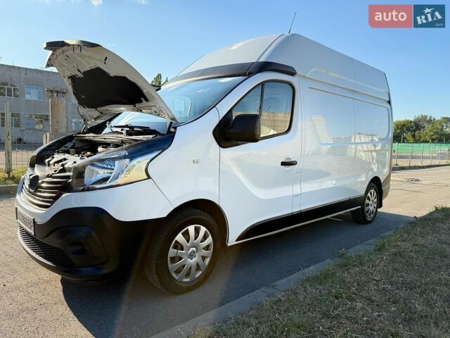 Белый Рено Трафик, объемом двигателя 1.6 л и пробегом 255 тыс. км за 15600 $, фото 2 на Automoto.ua