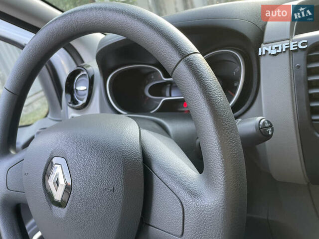 Белый Рено Трафик, объемом двигателя 1.6 л и пробегом 225 тыс. км за 15800 $, фото 18 на Automoto.ua