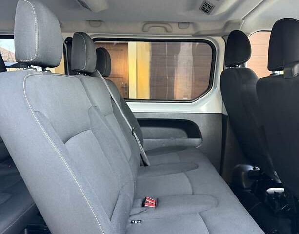 Белый Рено Трафик, объемом двигателя 1.6 л и пробегом 274 тыс. км за 18950 $, фото 77 на Automoto.ua