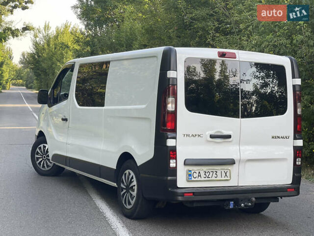 Белый Рено Трафик, объемом двигателя 1.6 л и пробегом 175 тыс. км за 14000 $, фото 30 на Automoto.ua