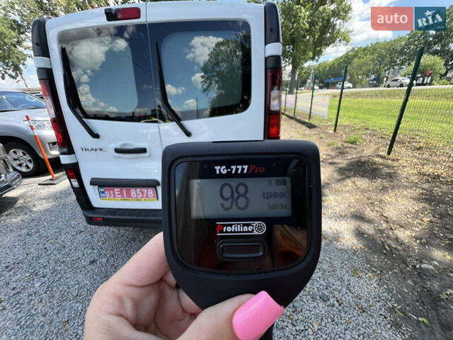 Белый Рено Трафик, объемом двигателя 1.6 л и пробегом 137 тыс. км за 15500 $, фото 15 на Automoto.ua