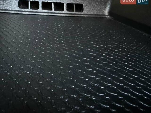 Белый Рено Трафик, объемом двигателя 1.6 л и пробегом 274 тыс. км за 18950 $, фото 141 на Automoto.ua