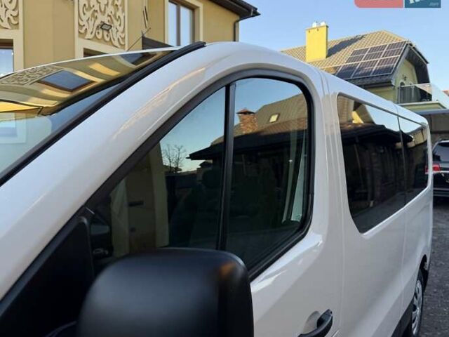 Белый Рено Трафик, объемом двигателя 1.6 л и пробегом 274 тыс. км за 18950 $, фото 24 на Automoto.ua