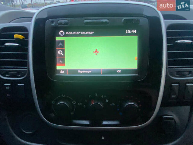 Белый Рено Трафик, объемом двигателя 1.6 л и пробегом 251 тыс. км за 15900 $, фото 12 на Automoto.ua