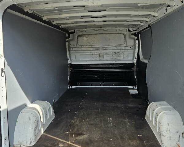 Белый Рено Трафик, объемом двигателя 1.6 л и пробегом 187 тыс. км за 13700 $, фото 18 на Automoto.ua