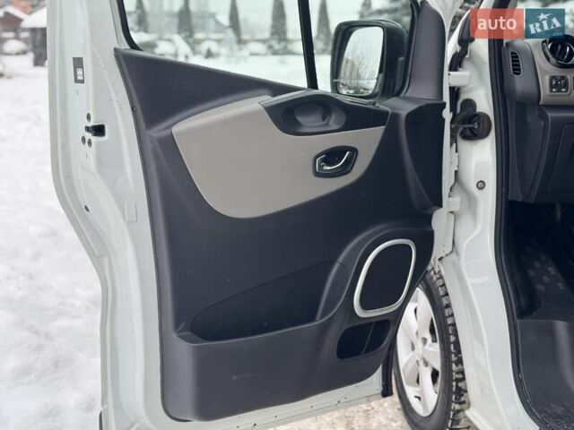 Білий Рено Трафік, об'ємом двигуна 1.6 л та пробігом 251 тис. км за 16900 $, фото 26 на Automoto.ua