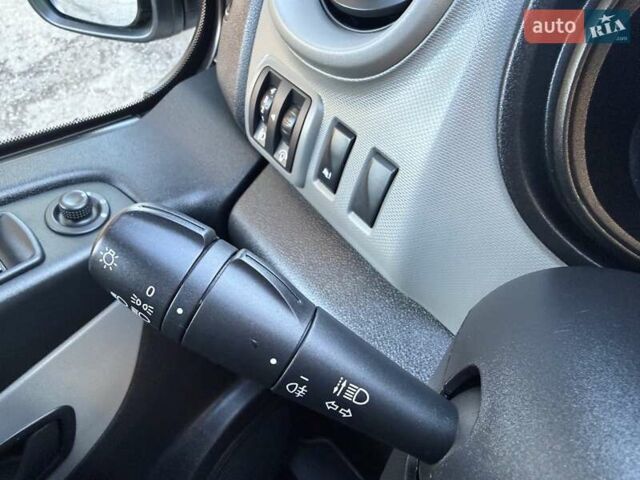 Белый Рено Трафик, объемом двигателя 1.6 л и пробегом 274 тыс. км за 18950 $, фото 109 на Automoto.ua