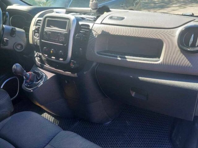 Белый Рено Трафик, объемом двигателя 1.6 л и пробегом 283 тыс. км за 13300 $, фото 5 на Automoto.ua