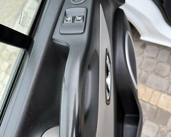 Белый Рено Трафик, объемом двигателя 1.6 л и пробегом 174 тыс. км за 14900 $, фото 14 на Automoto.ua